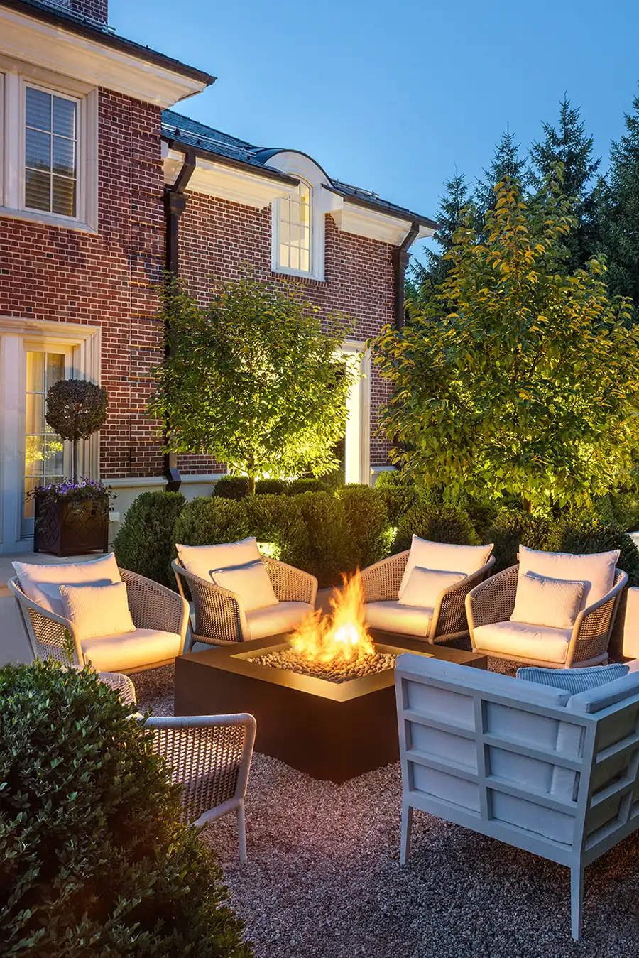 firepit-seating-landscape-lighting